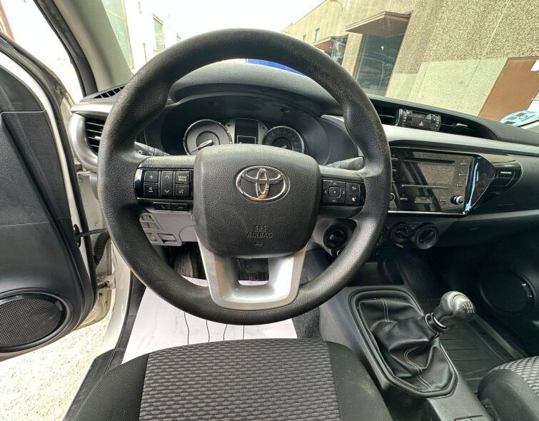 TOYOTA  HILUX DOUBLE CAB GX 4x4